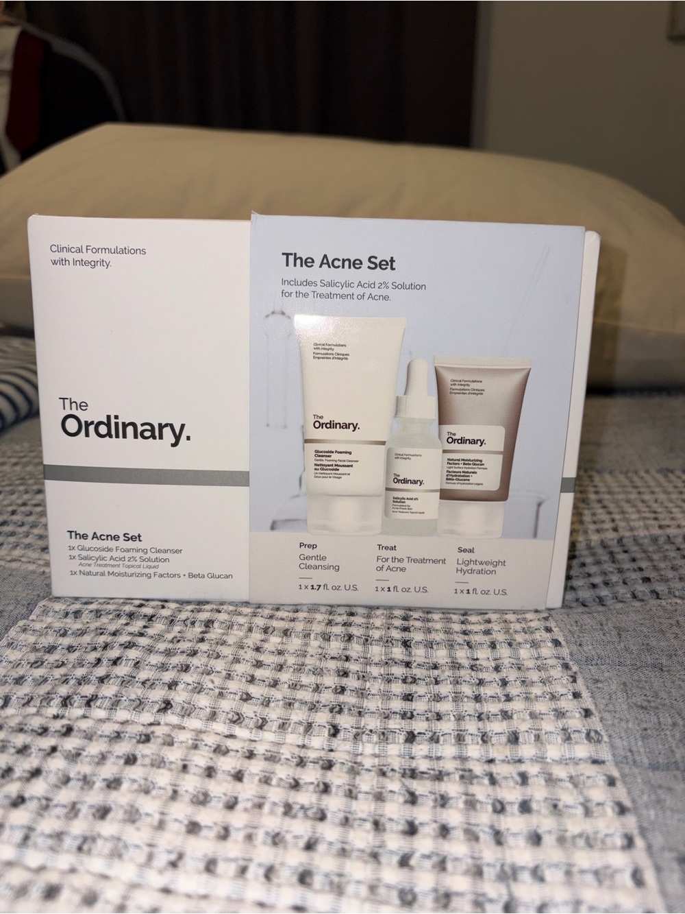 The Ordinary The Acne Set – White